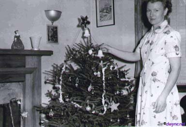 m114-Annie-Ball-Christmas-1956